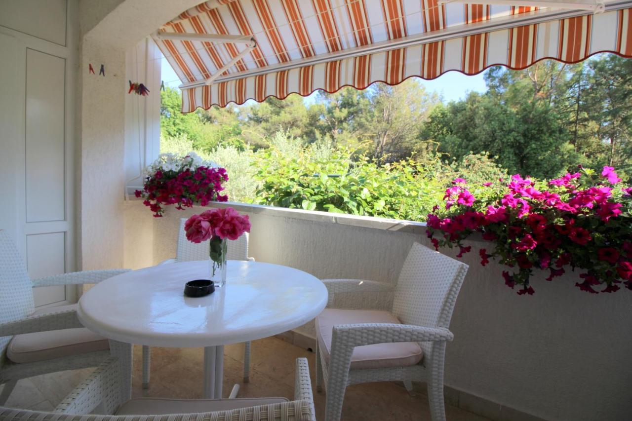 Modern Apartment Sabina With Nice Garden Poreč Eksteriør bilde